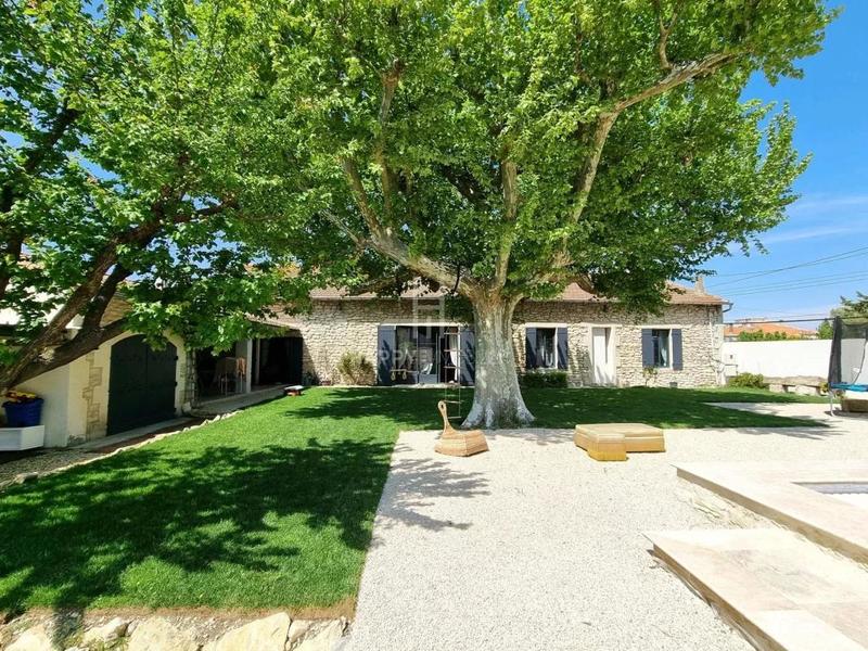 Mas - 220 m² - 6 pièces