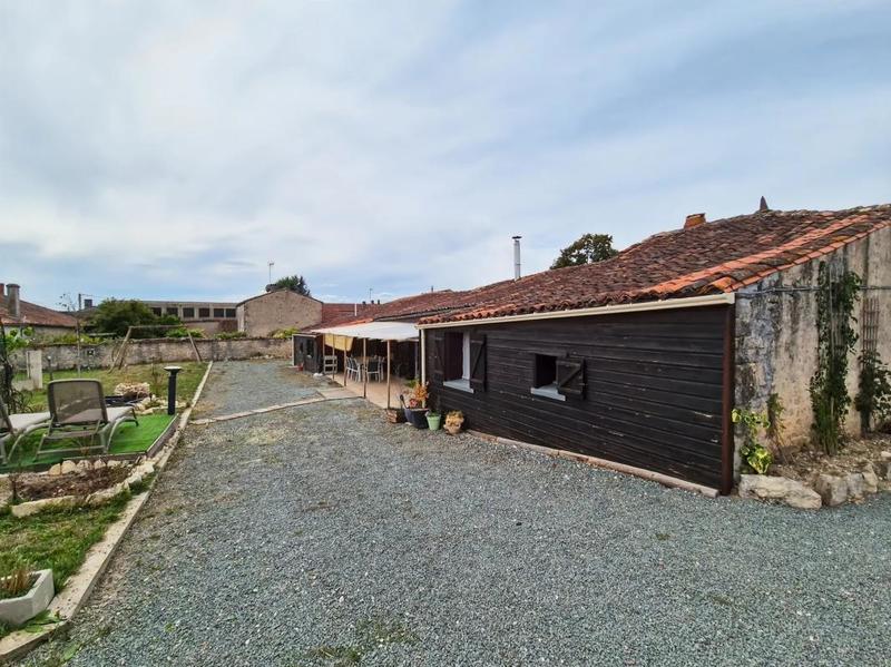 Maison - 230 m² - 6 pièces