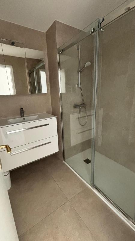 Appartement - 80 m² - 2 pièces