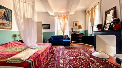 Maison - 560 m² - 13 pièces