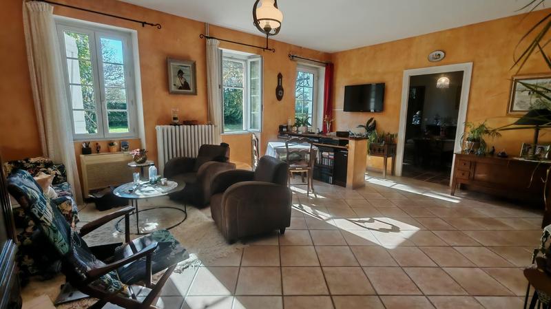 Maison - 203 m² - 7 pièces