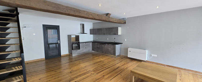 Loft - 153 m² - 5 pièces