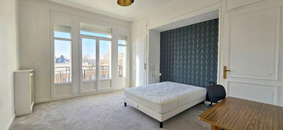 Appartement - 182 m² - 6 pièces