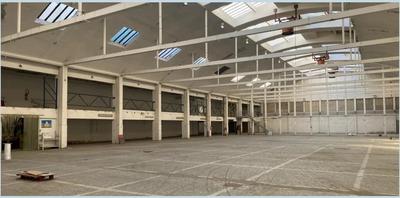 Entrepôt - 4 400 m² - 4 pièces