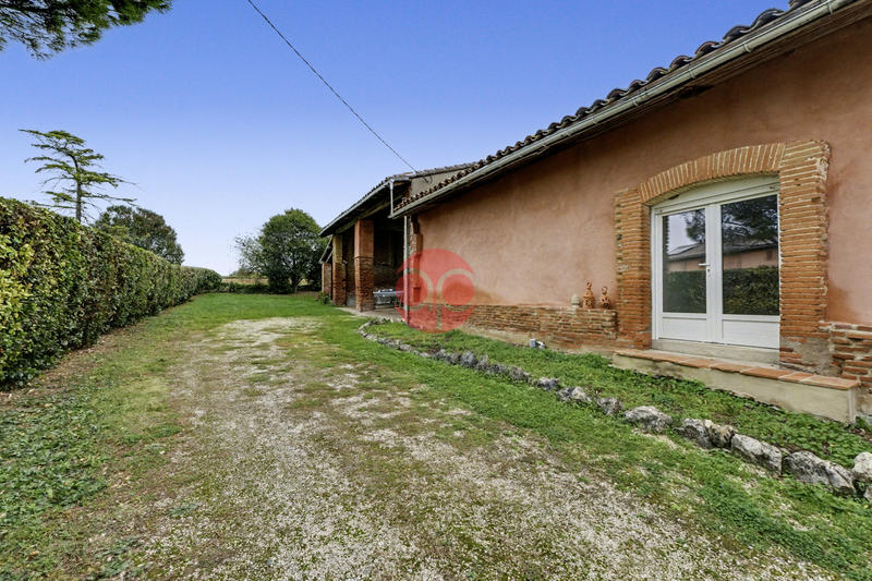 Propriété - 218 m² - 6 pièces