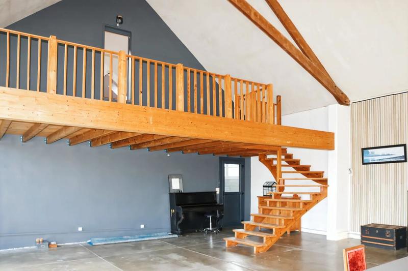 Maison - 360 m² - 8 pièces