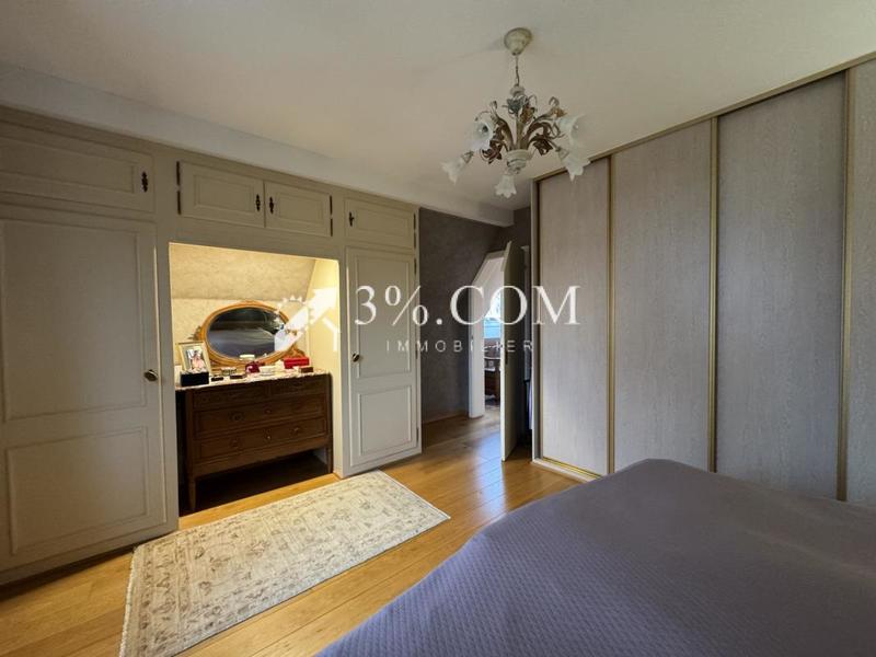 Demeure - 181 m² - 6 pièces