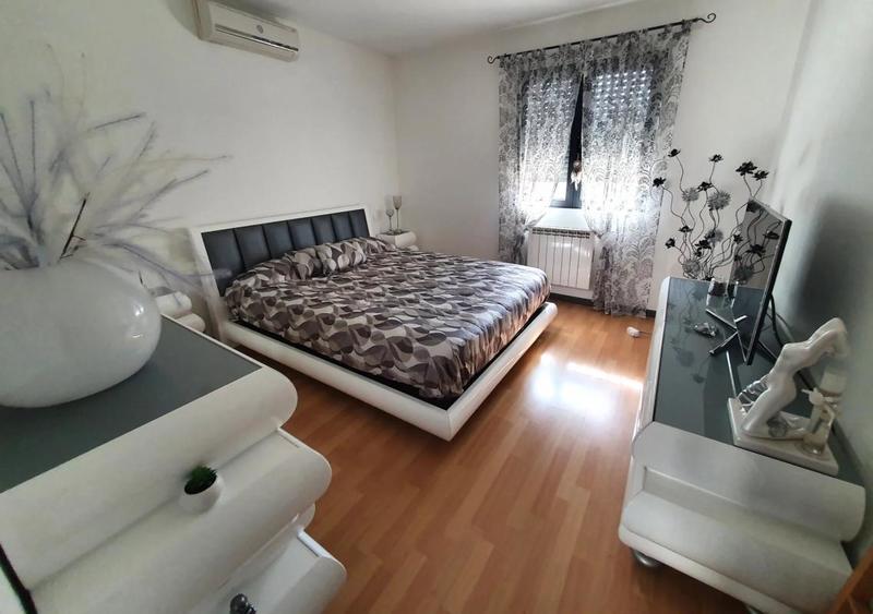 Maison - 224 m² - 7 pièces