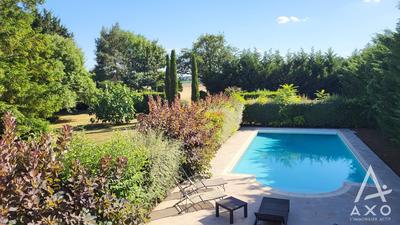 Maison - 371 m² - 12 pièces