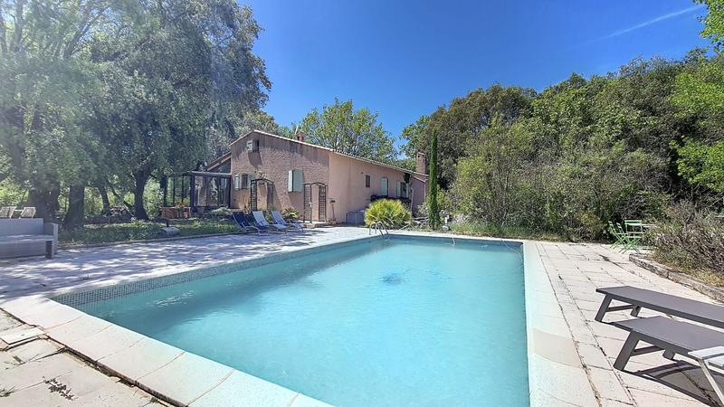 Maison traditionnelle - 169 m² - 6 pièces