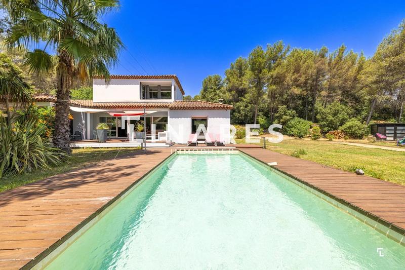 Villa - 180 m² - 5 pièces