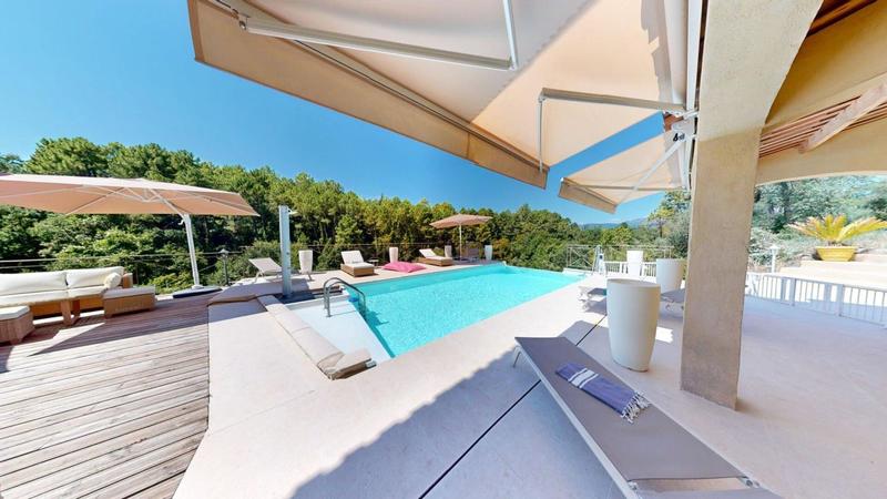 Maison - 140 m² - 5 pièces