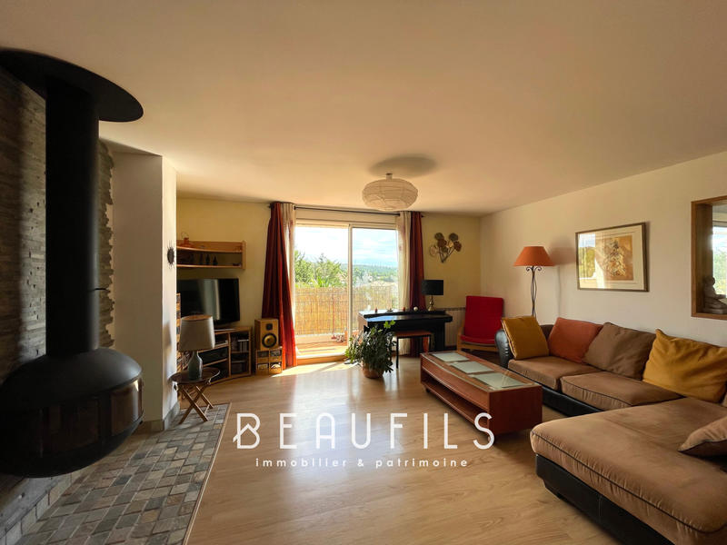 Maison - 267 m² - 10 pièces