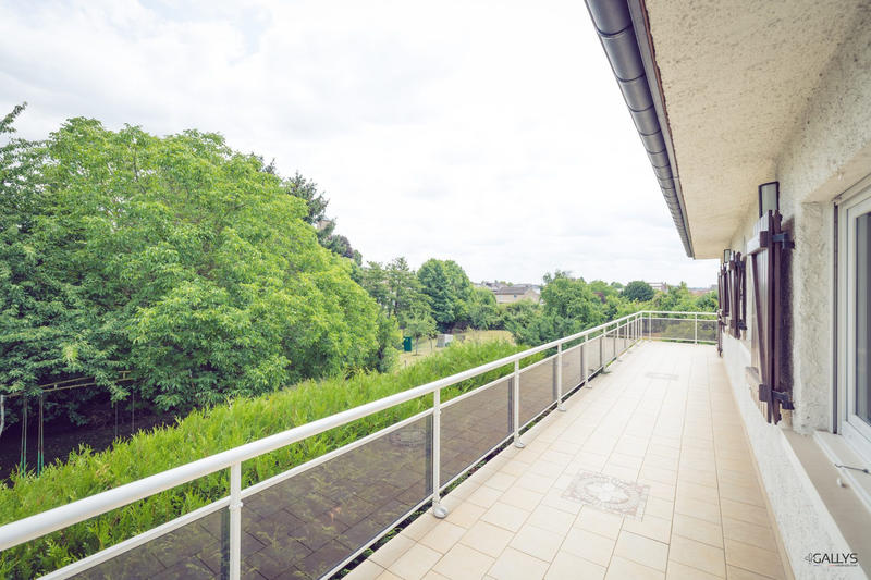 Maison - 183 m² - 7 pièces