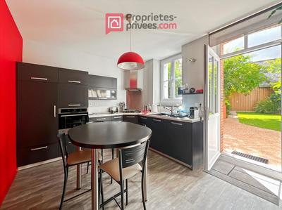 Maison - 210 m² - 9 pièces