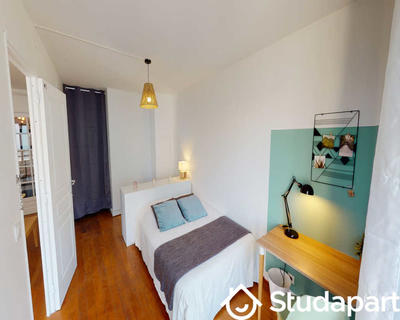 Chambre - 150 m² - 1 pièce