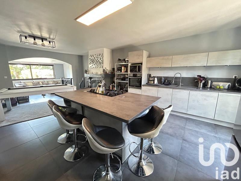 Maison - 180 m² - 8 pièces