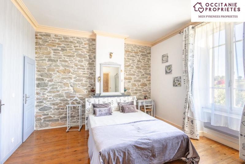 Maison de village - 315 m² - 12 pièces