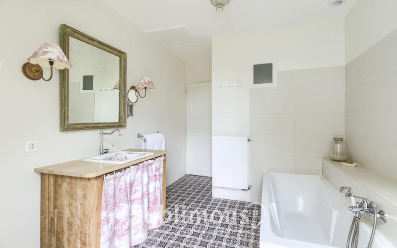 Maison - 258 m² - 8 pièces