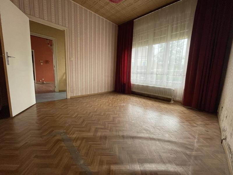 Maison traditionnelle - 184 m² - 11 pièces