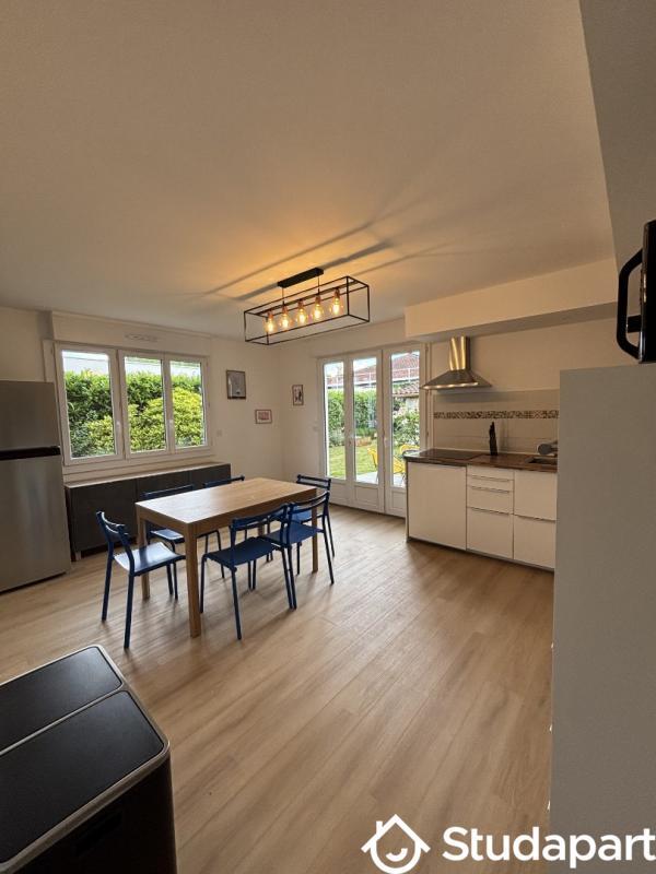 Chambre - 13 m² - 1 pièce