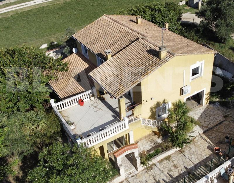 Maison - 200 m² - 5 pièces