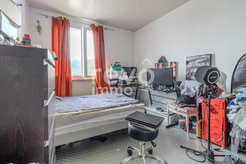 Appartement - 92 m² - 5 pièces