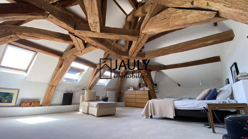 Maison - 300 m² - 9 pièces