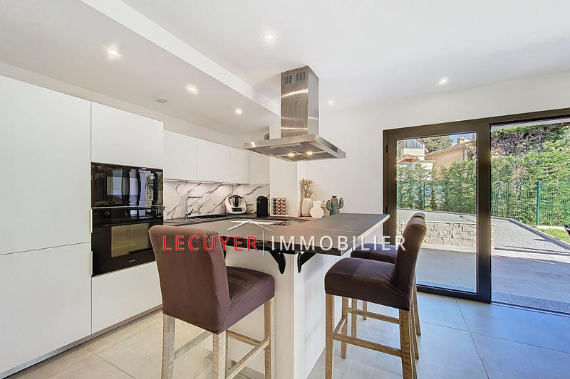 Maison - 104 m² - 4 pièces