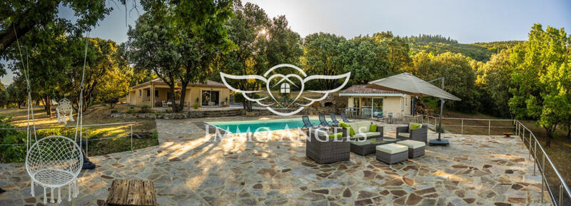 Maison - 163 m² - 4 pièces