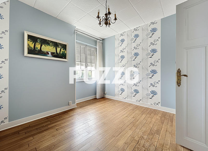 Maison - 177 m² - 8 pièces