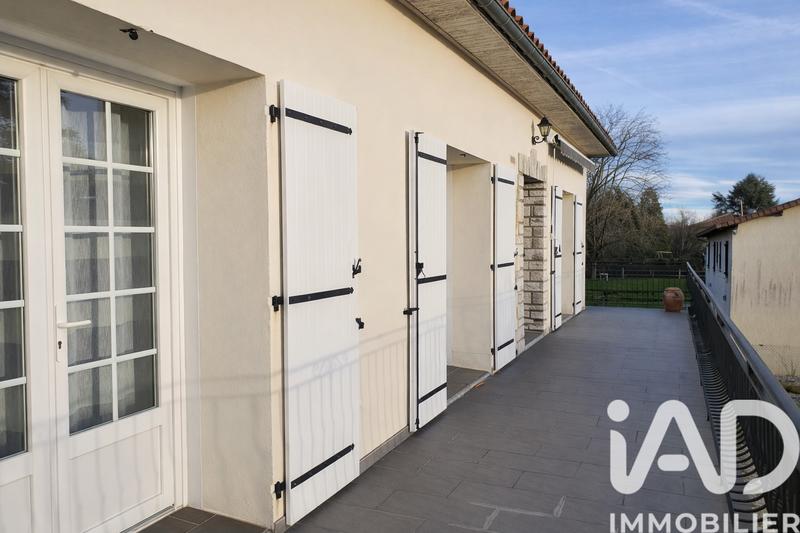 Maison - 200 m² - 8 pièces