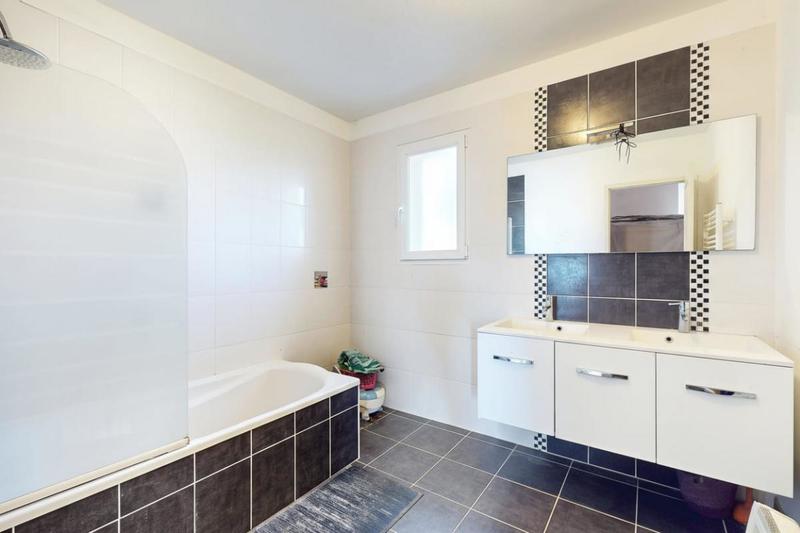 Maison - 153 m² - 6 pièces