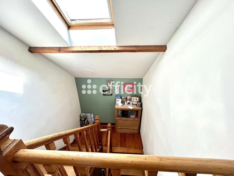 Maison - 207 m² - 7 pièces