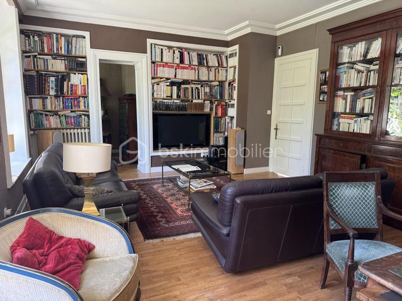 Demeure - 320 m² - 9 pièces