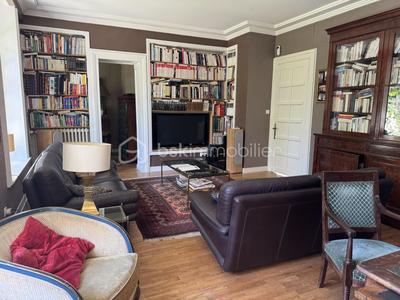 Demeure - 320 m² - 9 pièces