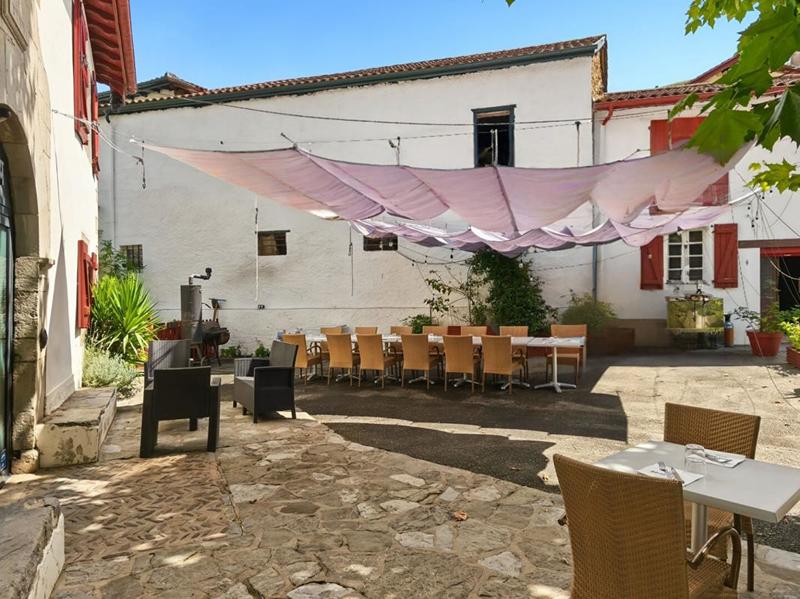 Maison - 365 m² - 11 pièces