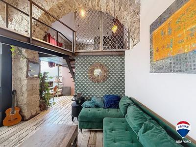 Loft - 72 m² - 3 pièces