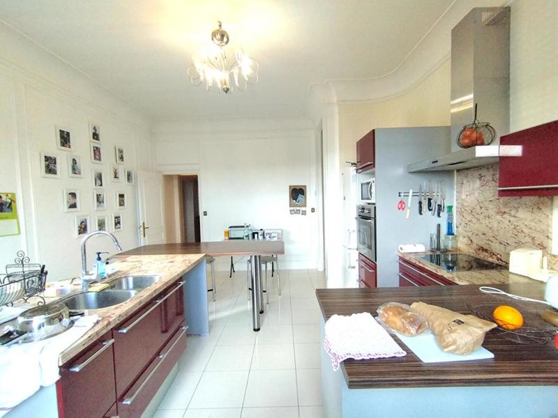 Demeure - 316 m² - 9 pièces