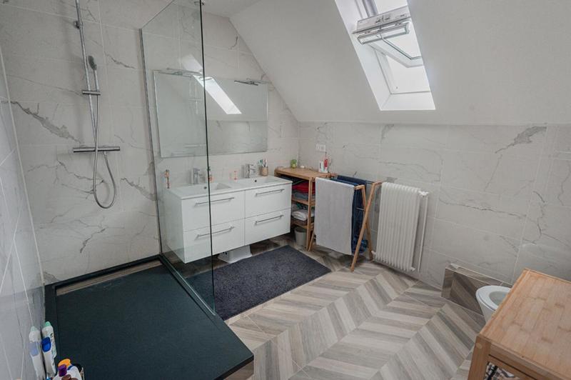 Maison - 300 m² - 10 pièces