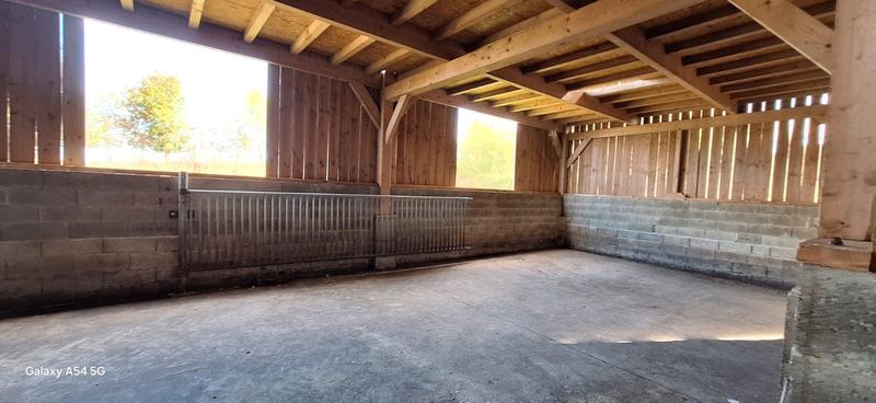 Maison - 460 m² - 2 pièces