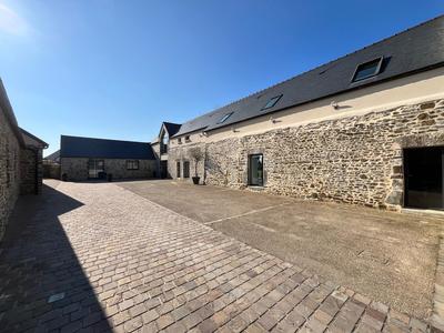 Maison - 600 m² - 18 pièces