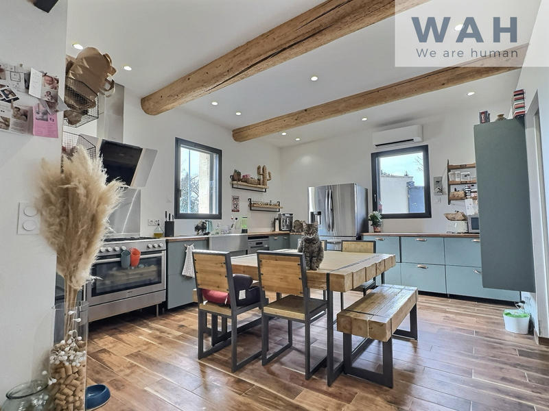 Propriété - 407 m² - 12 pièces