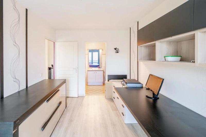 Appartement - 90 m² - 4 pièces