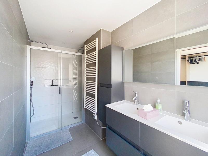 Maison - 299 m² - 9 pièces