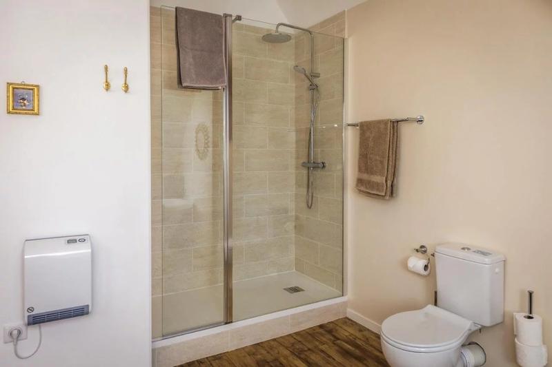 Maison chambre d'hôtes - 217 m² - 8 pièces