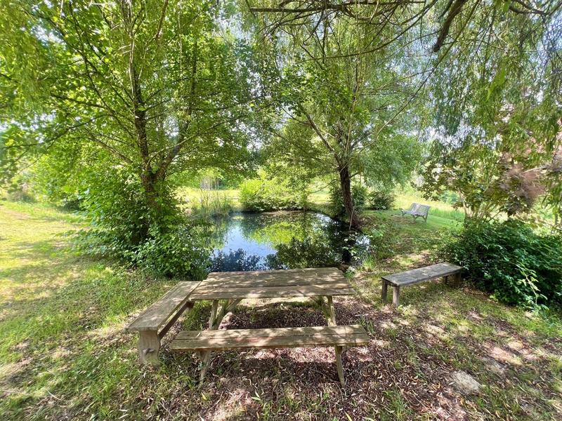 Local commercial - 1 200 m² - 20 pièces