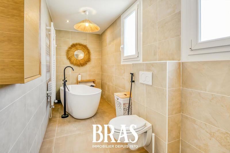 Maison - 150 m² - 8 pièces