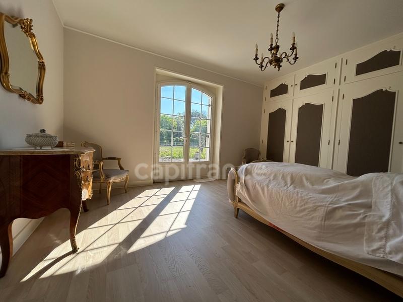 Maison - 252 m² - 7 pièces