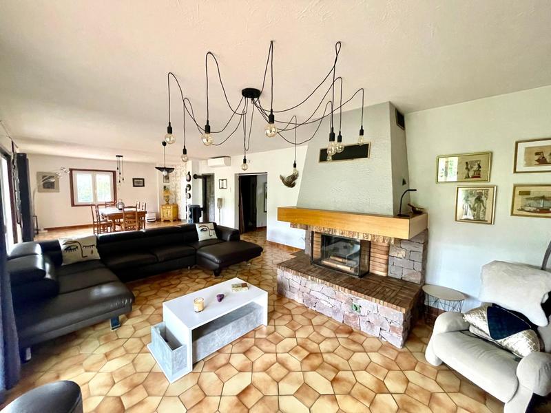 Maison - 197 m² - 7 pièces